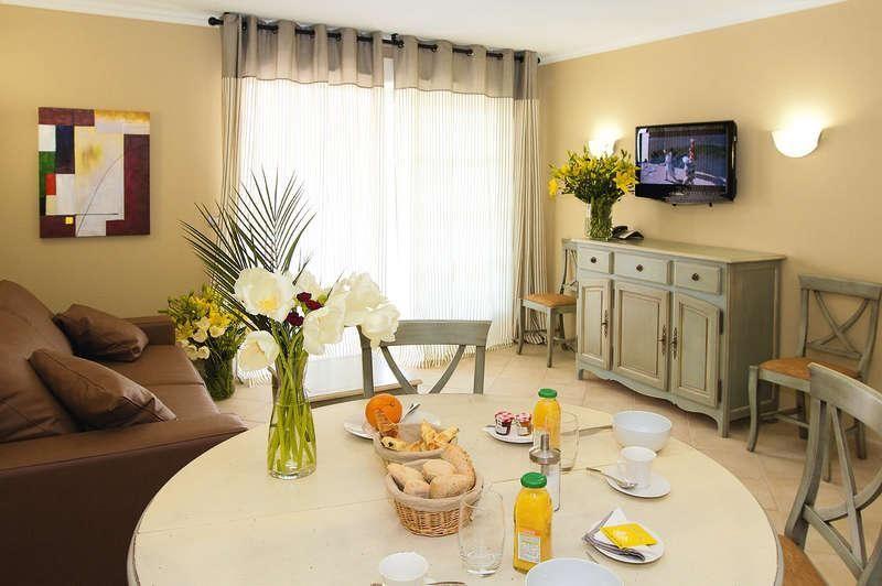 Maison Dans Resort & Spa 칼리앙 외부 사진